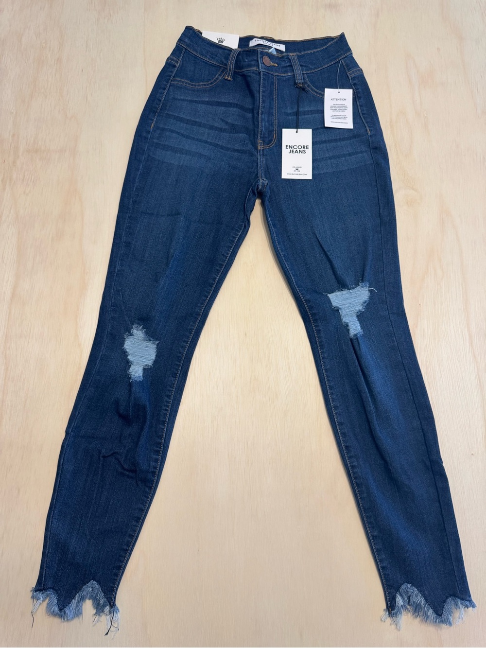 🆕High Rise Distressed Jeans - Picture 4 of 7